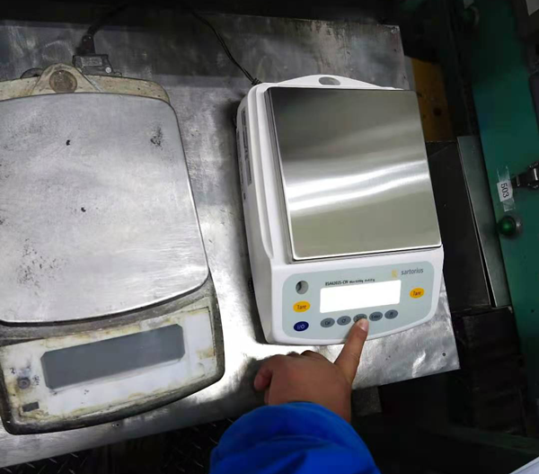 賽多利斯電子天平插入電源后可以直接使用嗎？